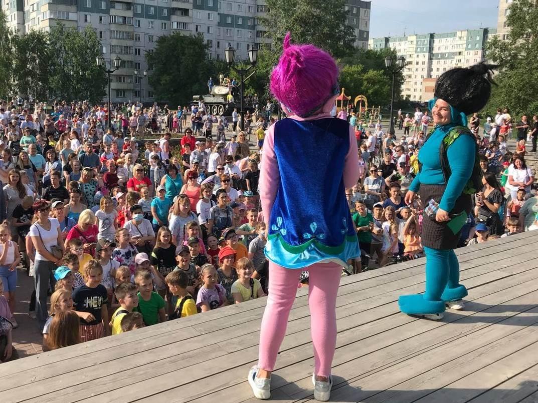 Фото Сотни детей отметили начало лета на Бульваре Победы 7